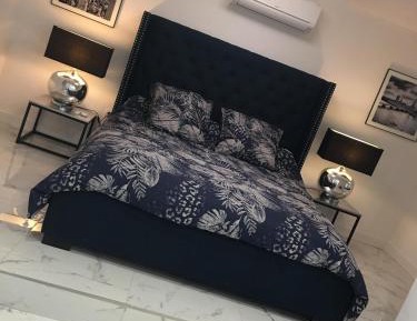 Queen Room with Spa Bath