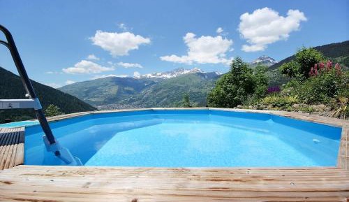Family Room with Mountain View