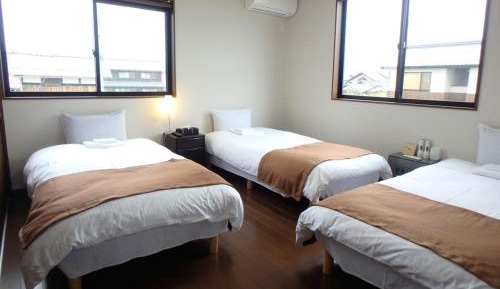 Triple Room with Shared Bathroom