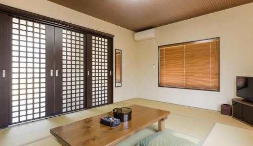 Japanese-Style Room