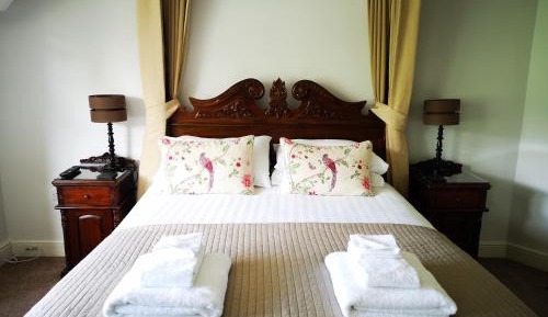 Double Room with Four Poster Bed - Room 6