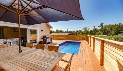 Five Bedroom Holiday Home
