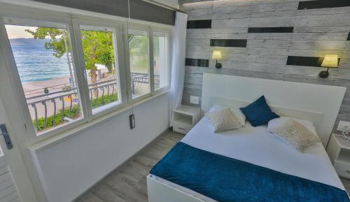 Double Room with Balcony and Sea View