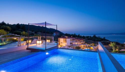 Duplex Suite with Private Heated Pool