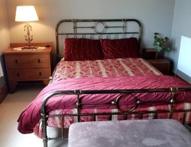 Queen Room with Shared Bathroom