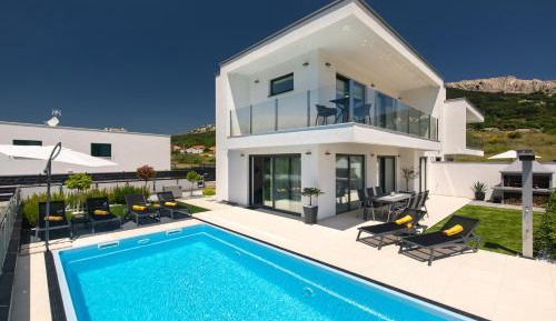 Villa with Private Pool