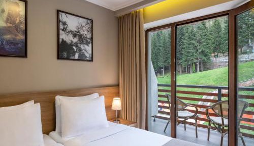 Twin Room with View