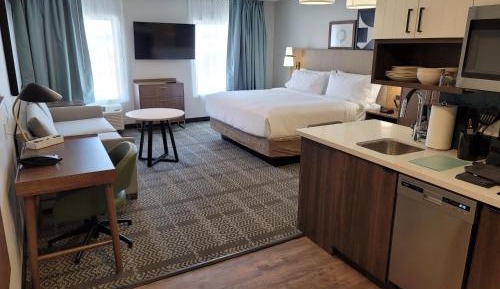 Studio Suite with King Bed - Non-Smoking