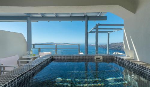 Junior Suite with Outdoor Hot Tub and Caldera View