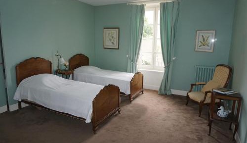 Twin Room with Bathroom