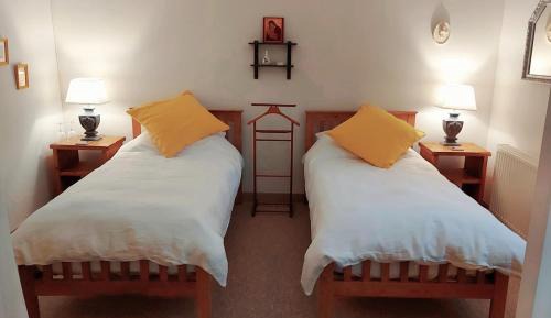 Twin Room with Shower