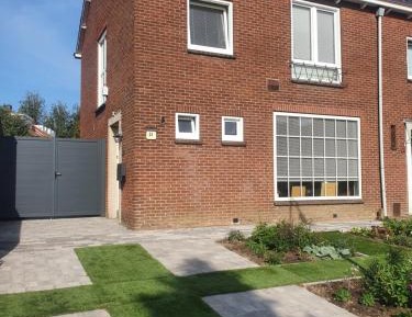 Single Room with Shared Shower and Toilet