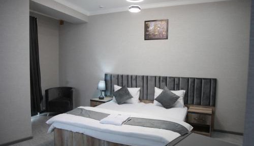 Deluxe Double Room with Shower