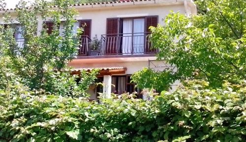 One-Bedroom Apartment with Balcony
