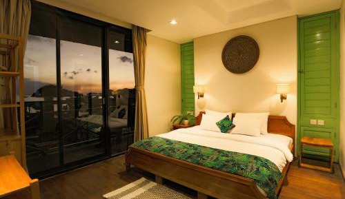 Deluxe Double Room with Balcony and Sea View