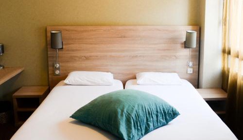 1 Double Bed - Superior Room