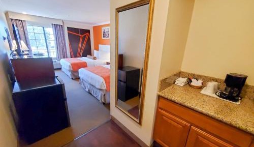 Queen Room with Two Queen Beds - Non-Smoking