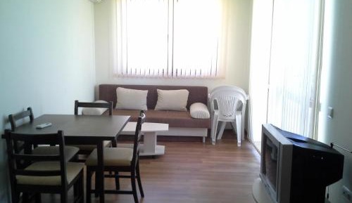 Two-Bedroom Apartment (4 Adults)