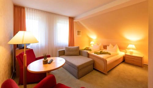 Deluxe Room (2 Adults + 1 Child)