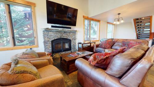 Five-Bedroom Apartment