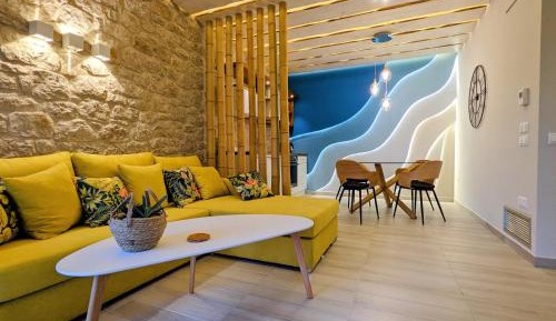 Villa with Garden View