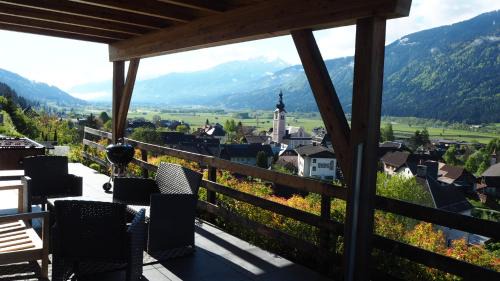 Apartment with Mountain View