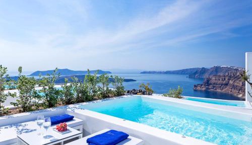 Yellow Suite with Heated Plunge Pool and Caldera View