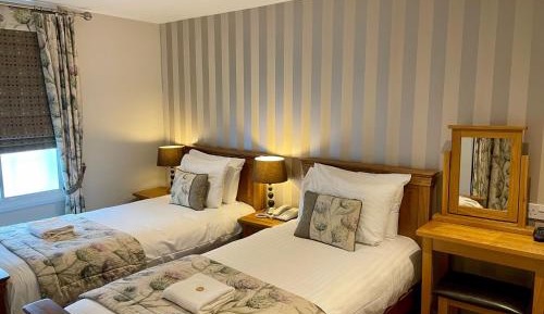 Twin Room with Bath