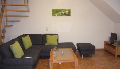 Three-Bedroom Apartment with Shower