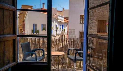 One-Bedroom Apartment with Old Town View