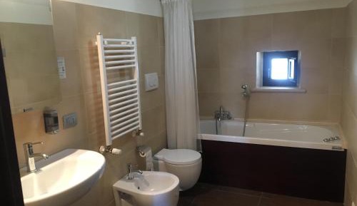 Suite with Spa Bath