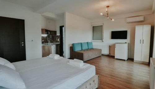 Apartment with Lake View