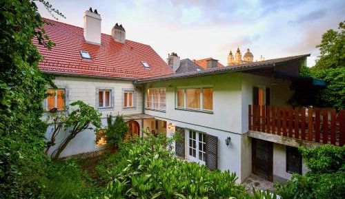 Deluxe Apartment Ground Floor Top 2 