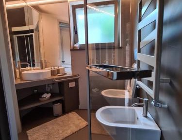 Queen Room with Spa Bath