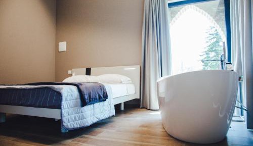 Deluxe Double Room with Bath