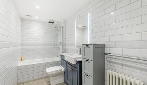 Apartment with small Private Garden