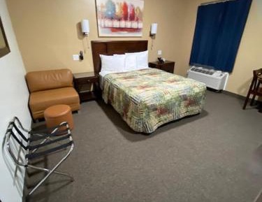 Standard Queen Room