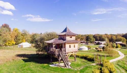 Cabane Temple perche avec spa