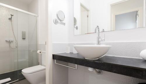 Three-Bedroom Deluxe Apartment