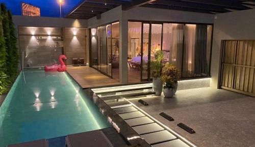 Deluxe Bungalow with Garden View