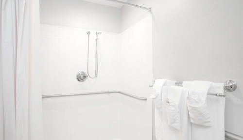 Queen Suite - Disability Access - Non-Smoking
