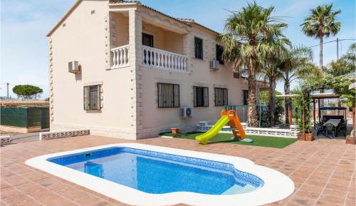 Seven-Bedroom Holiday Home