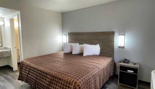 Standard King Room