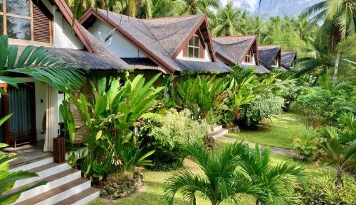 Cottage with Garden View