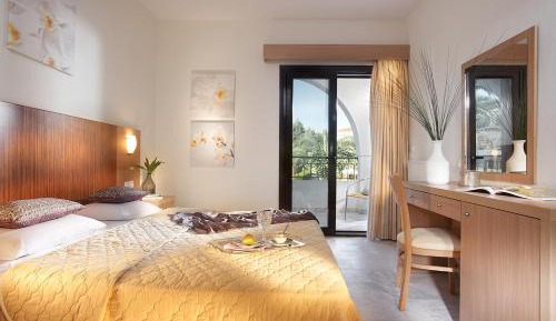 Apartment with Garden View