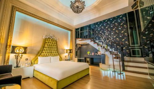 Deluxe Suite (Check-in from 20:00)  