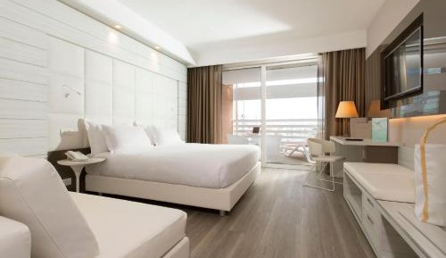 Superior Triple Room with Garden View