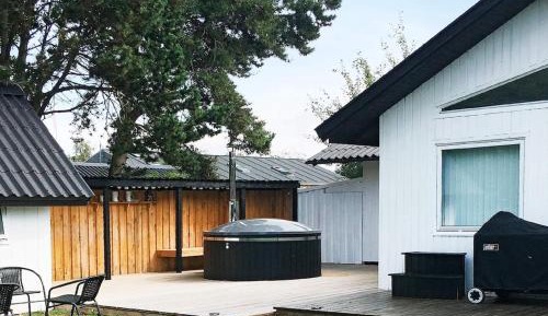 Three-Bedroom Holiday Home 