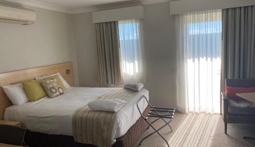 Deluxe Queen Room
