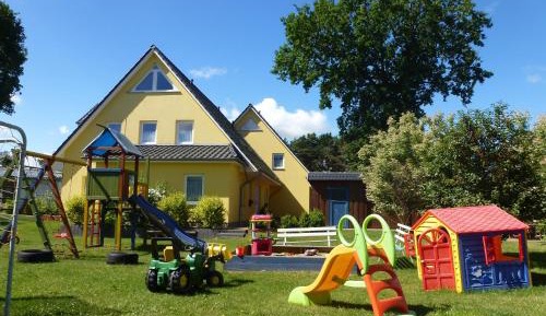 Two-Bedroom Apartment (2-5 Adults)